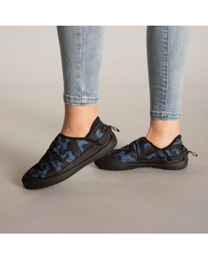 Slip On Unisex Crossover Cat