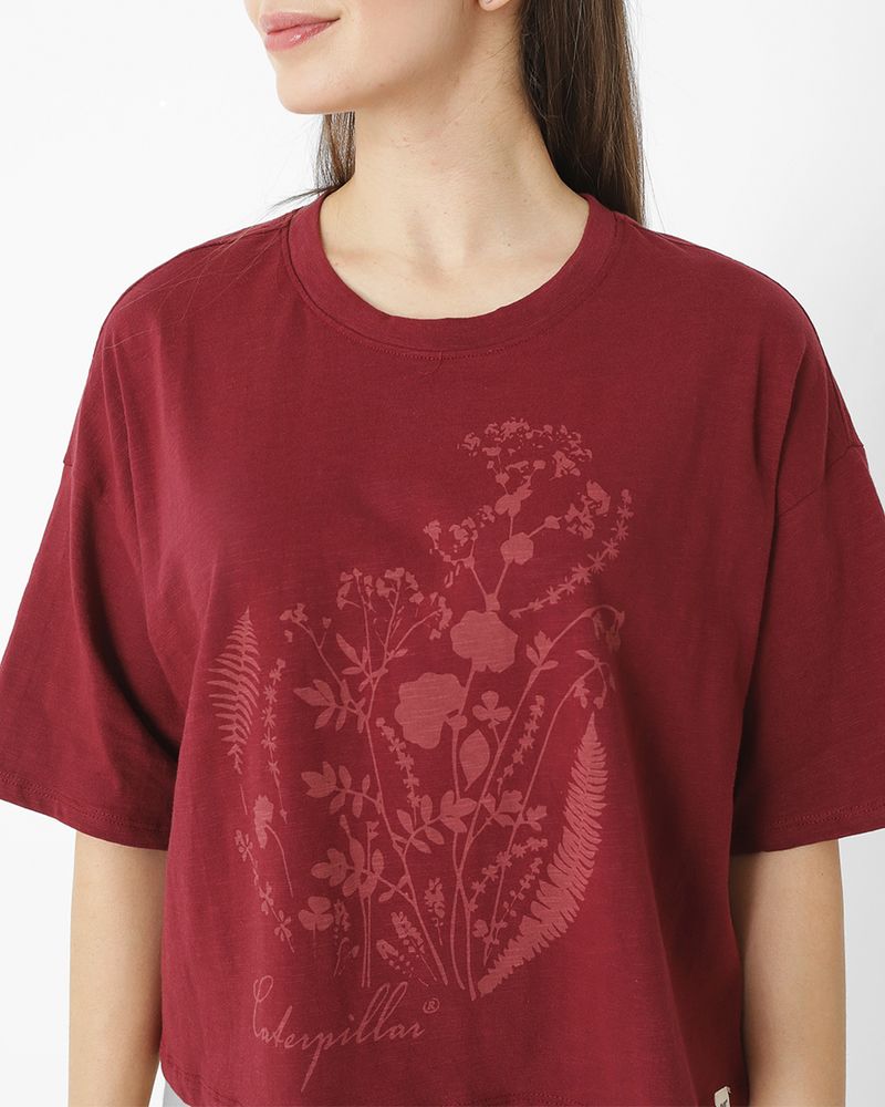 Polera-Manga-Corta-Casual-Mujer-WEEKENDER-GRAPHIC-SCOOP-NECK-BOXY-TEE-ROJO-CAT