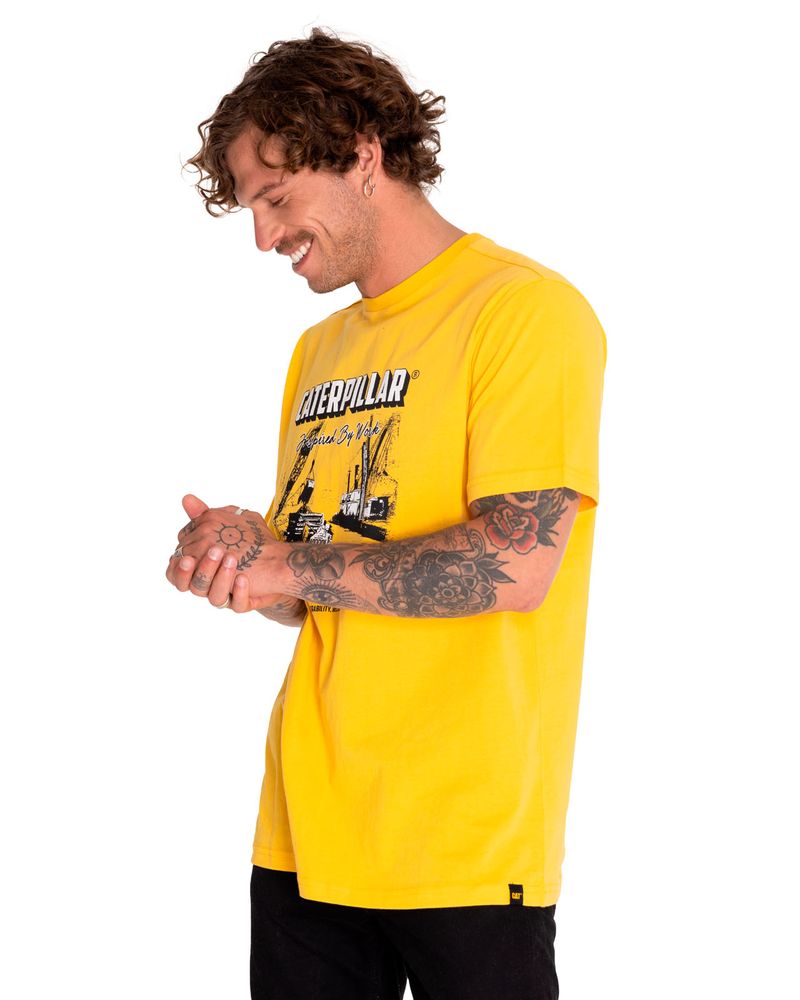 Polera-Manga-Corta-Casual-Hombre-Historic-Tradition-Graphic-Tee-6-Amarillo-Cat