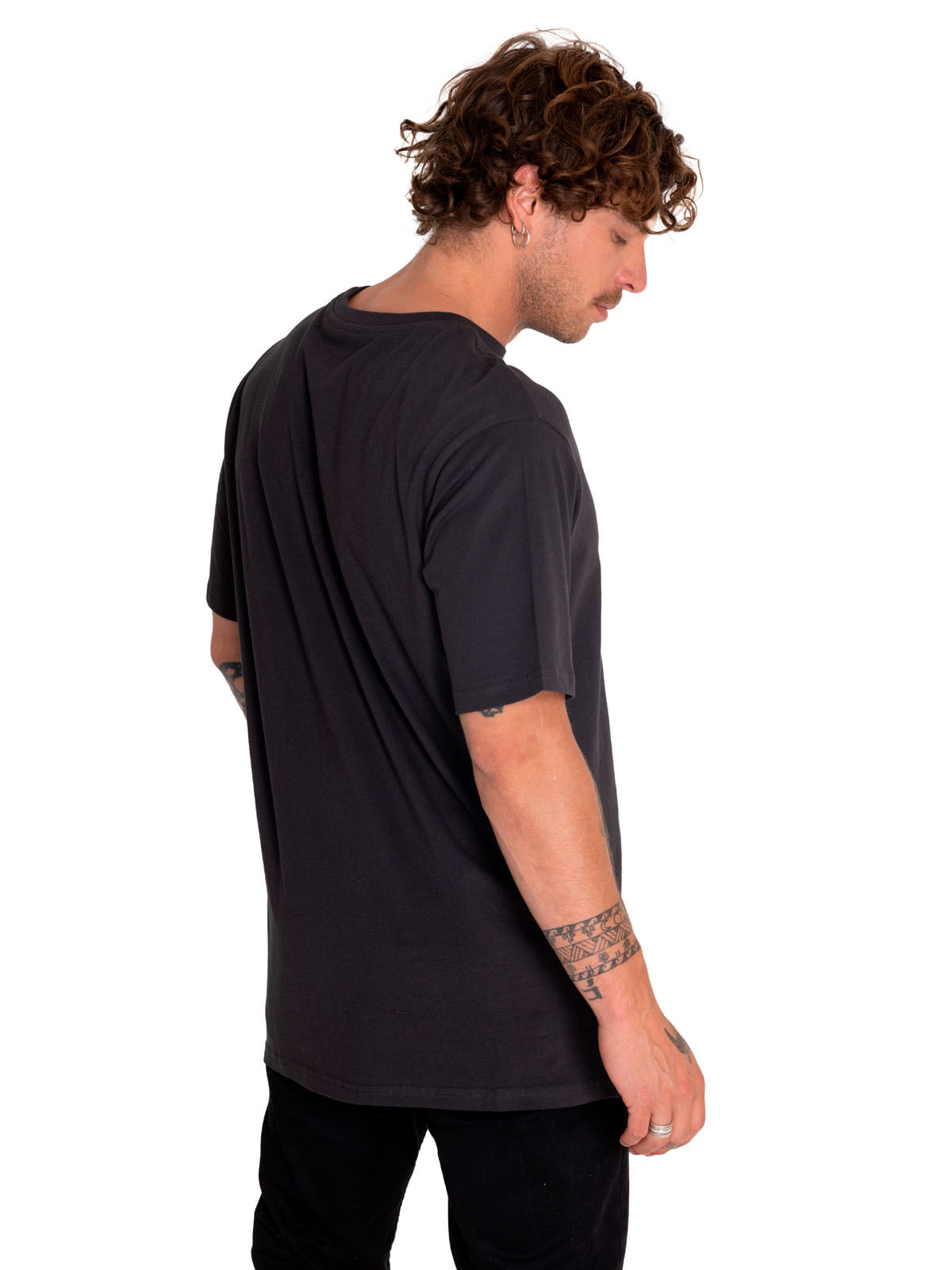 Polera Manga Corta Casual Hombre Street Vibes Graphic Tee 5 Negro Cat