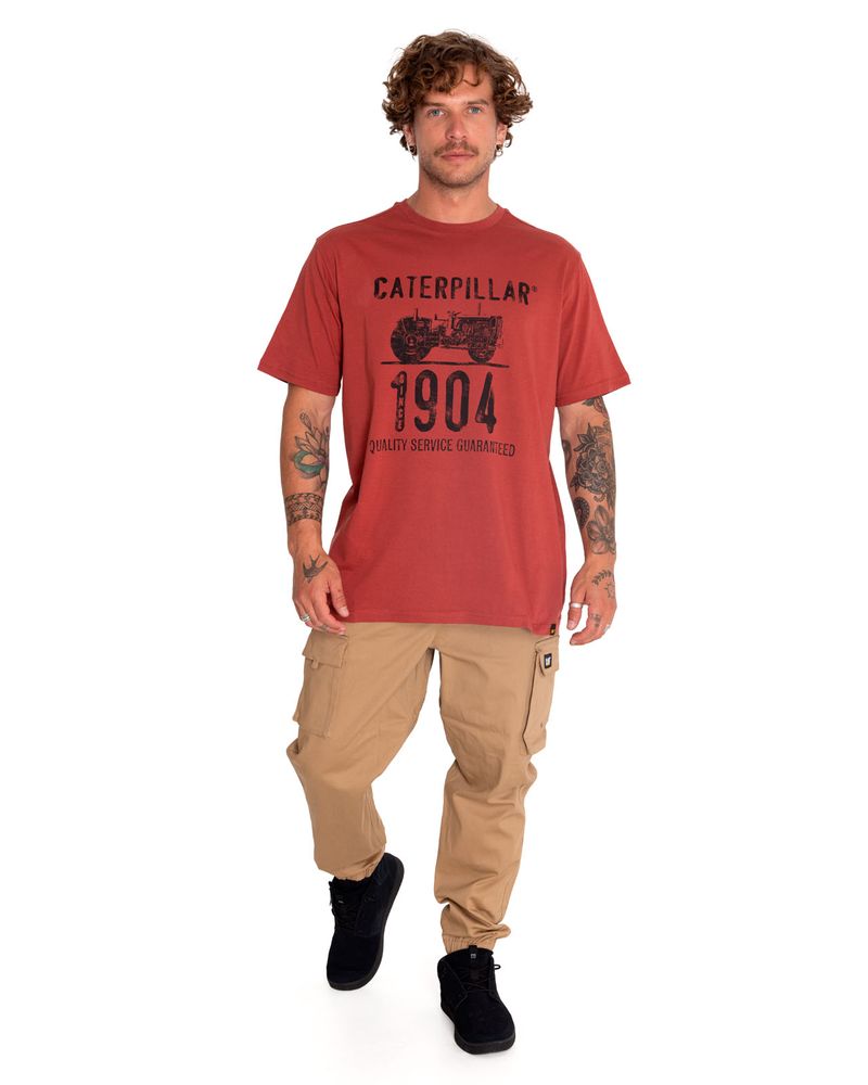 Polera-Manga-Corta-Casual-Hombre-Historic-Tradition-Graphic-Tee-8-Rojo-Cat