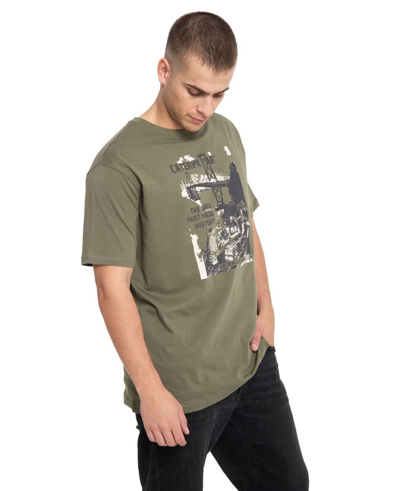 Polera-Manga-corta-Casual-Hombre-HISTORIC-TRADITION-GRAPHIC-TEE-1-VERDE-CAT