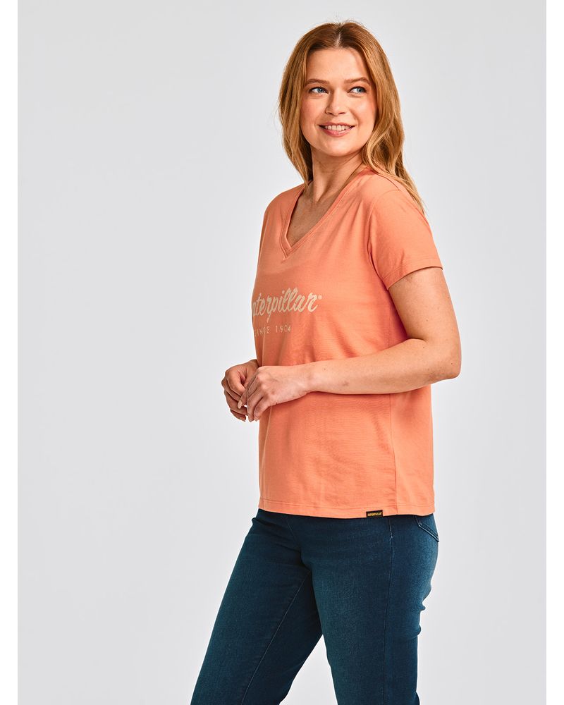 Polera-Manga-corta-Casual-Mujer-CATERPILLAR-SCRIPT-V-NECK-TEE-Durazno-CAT