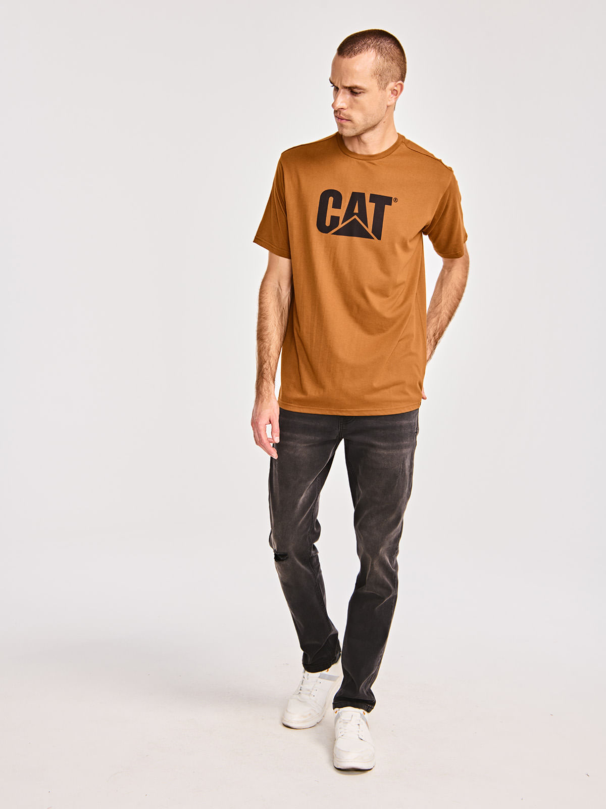 Polera Manga Corta Casual Hombre Cat Logo Tee Café Cat-Cat Chile - Cat ...