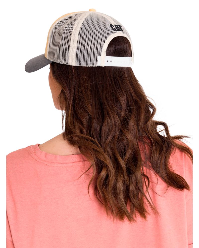 Jockey-Con-Broche-Casual-Mujer-100-Year-Trucker-Hat-Vainilla-Cat