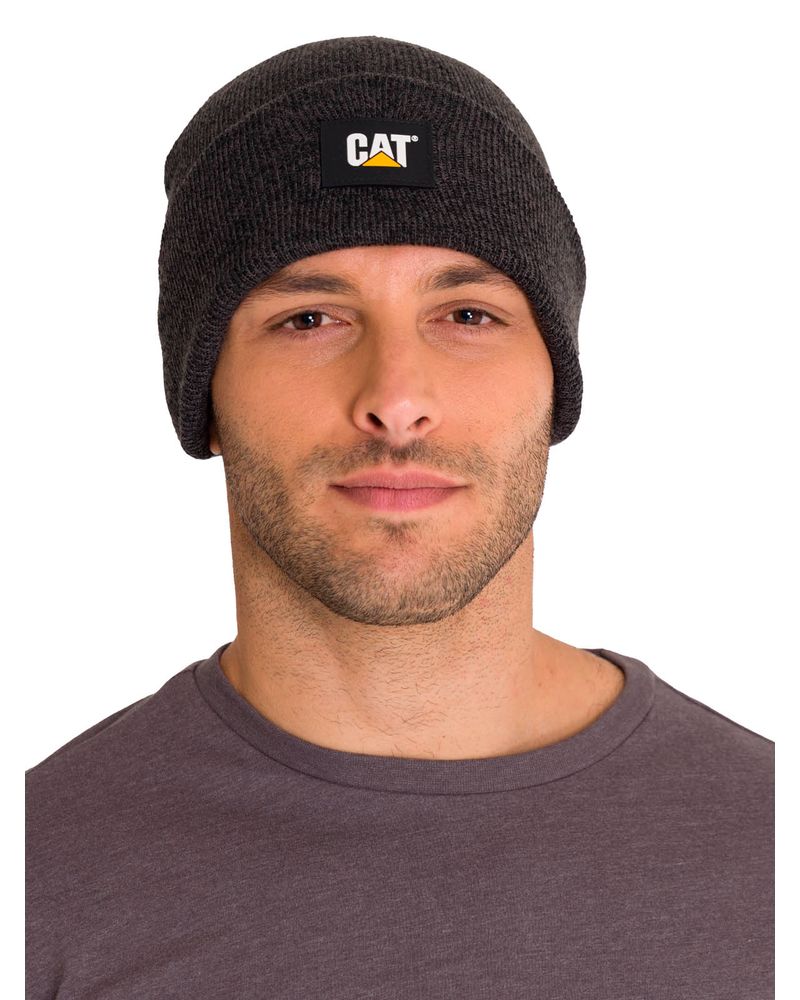 Gorro-Hombre-Etiqueta-CAT-Gris-Cat