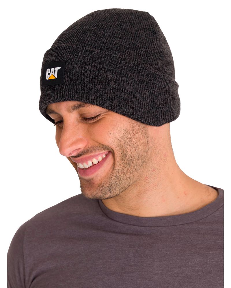 Gorro-Hombre-Etiqueta-CAT-Gris-Cat