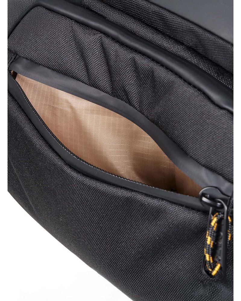 Mochila-20-Lt-Unisex-Centennial-Negro-CAT