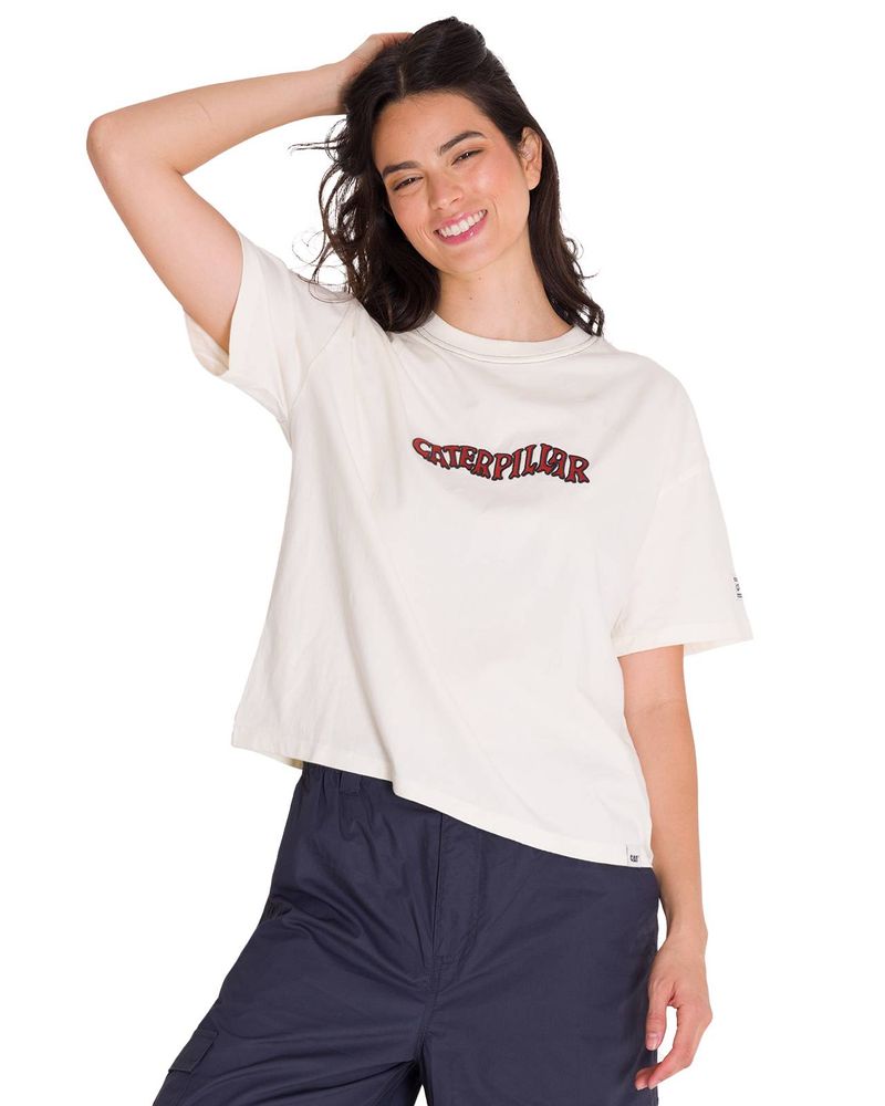 Polera-Manga-Corta-Casual-Mujer-BOXY-HEAVYWEIGHT-HERITAGE-1925-GRAPHIC-TEE-Blanca-Cat