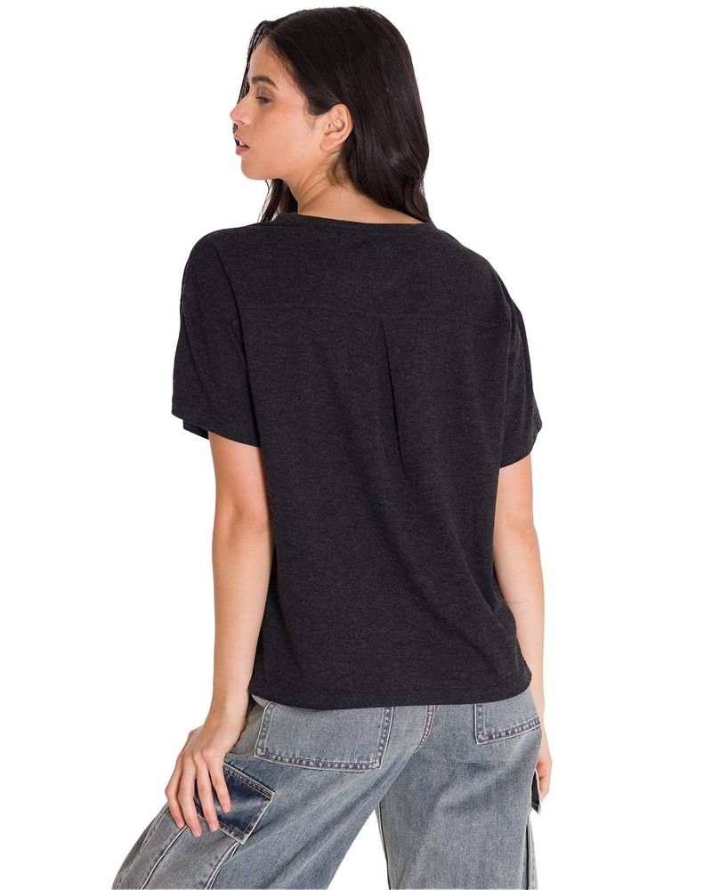 Polera-Manga-Corta-Casual-Mujer-NOTCH-NECK-DANNY-GRAPHIC-TEE-1-Negra-Cat