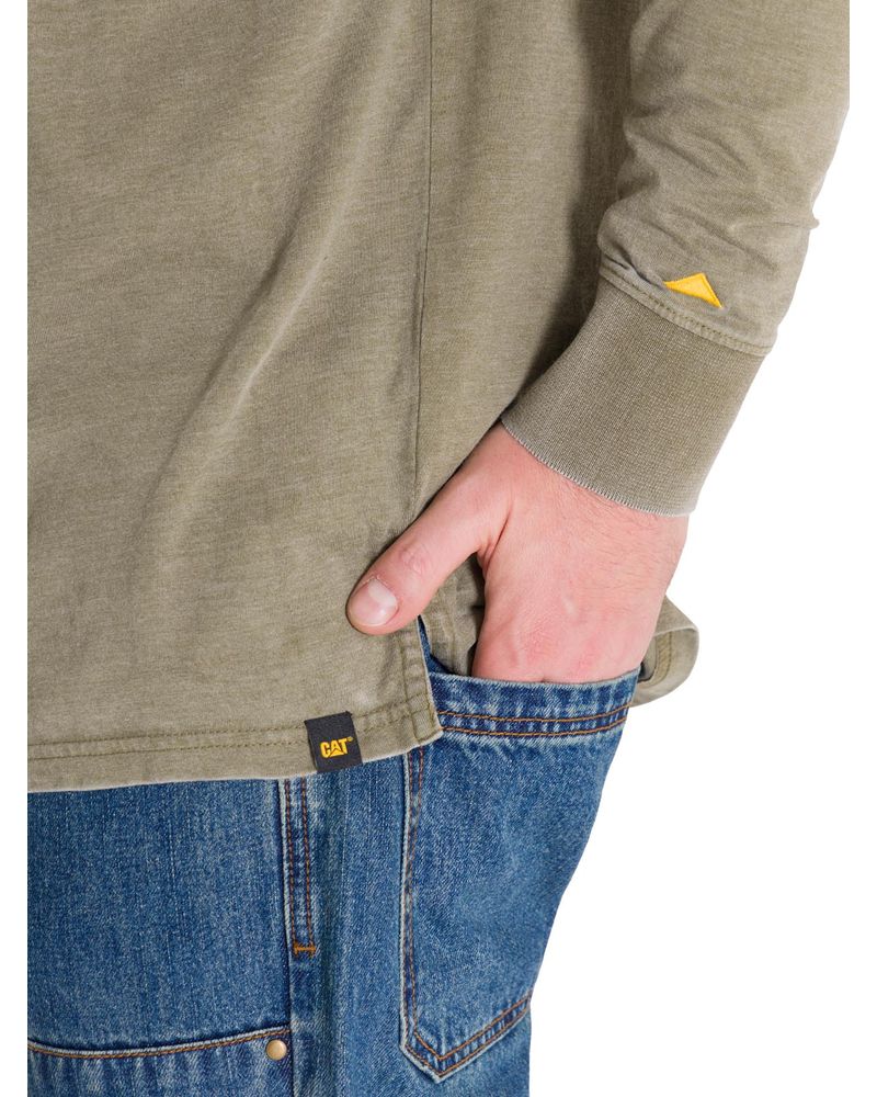 Polera-Manga-Larga-Hombre-Burnout-L-S-Henley-Oliva-Cat