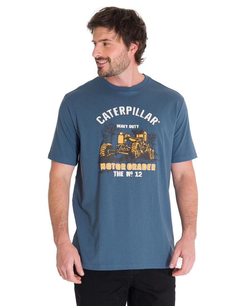 Polera-Manga-Corta-Casual-Hombre-EQUIPMENT-GRAPHIC-TEE-Azul-Acero-Cat